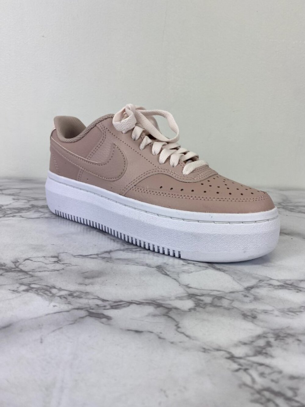 Nike Women’s Court Vision Alta Shoes Platform Sneakers Size 7.5